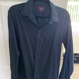 Solid navy untuckit shirt